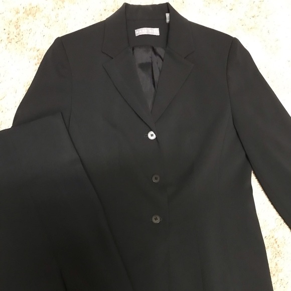 Classic three button Kate Hill black pant suit - Picture 1 of 5